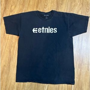 Men’s ETNIES skateboard t-shirt pre owned large black